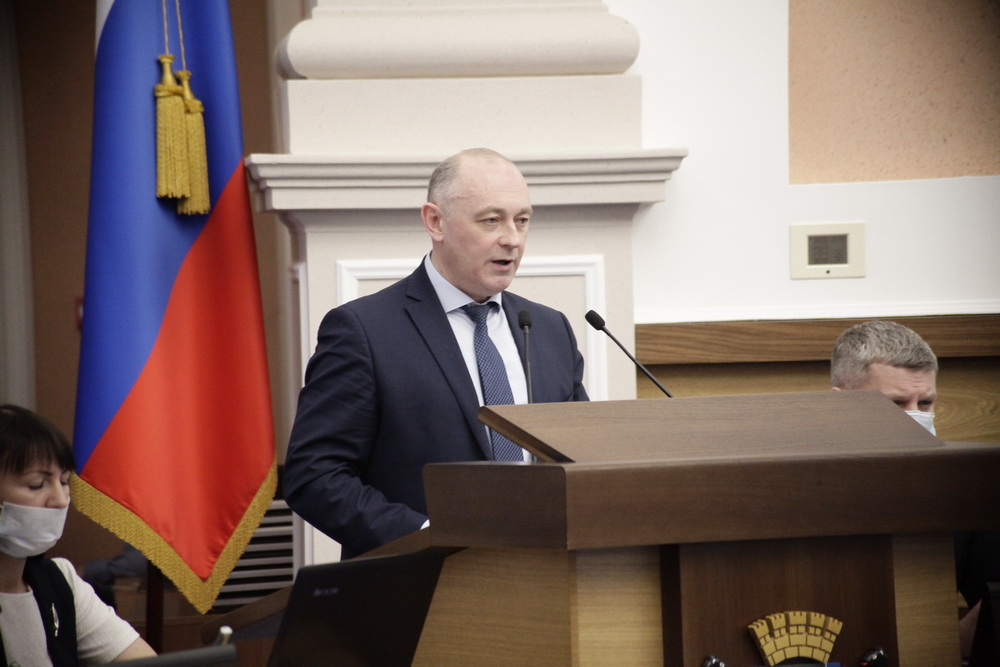На отчёте департамента строительства о работе в 2020 году
