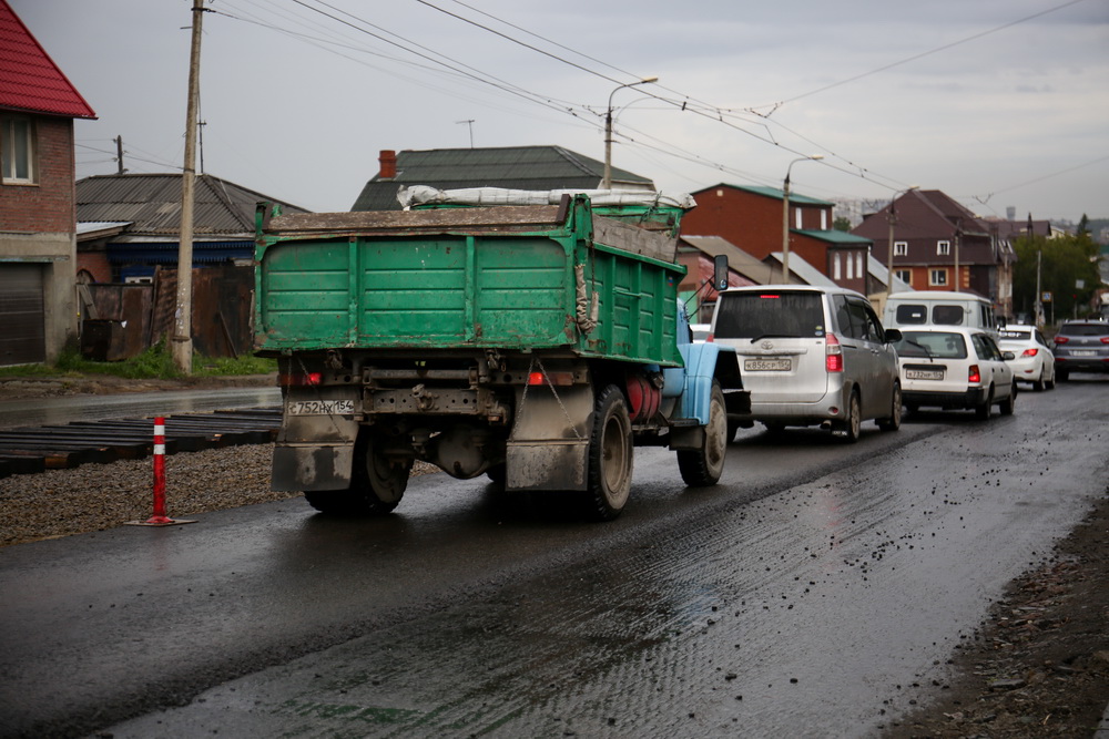 Ремонт дороги и трамвайных путей на Волочаевской. Август 2021 года