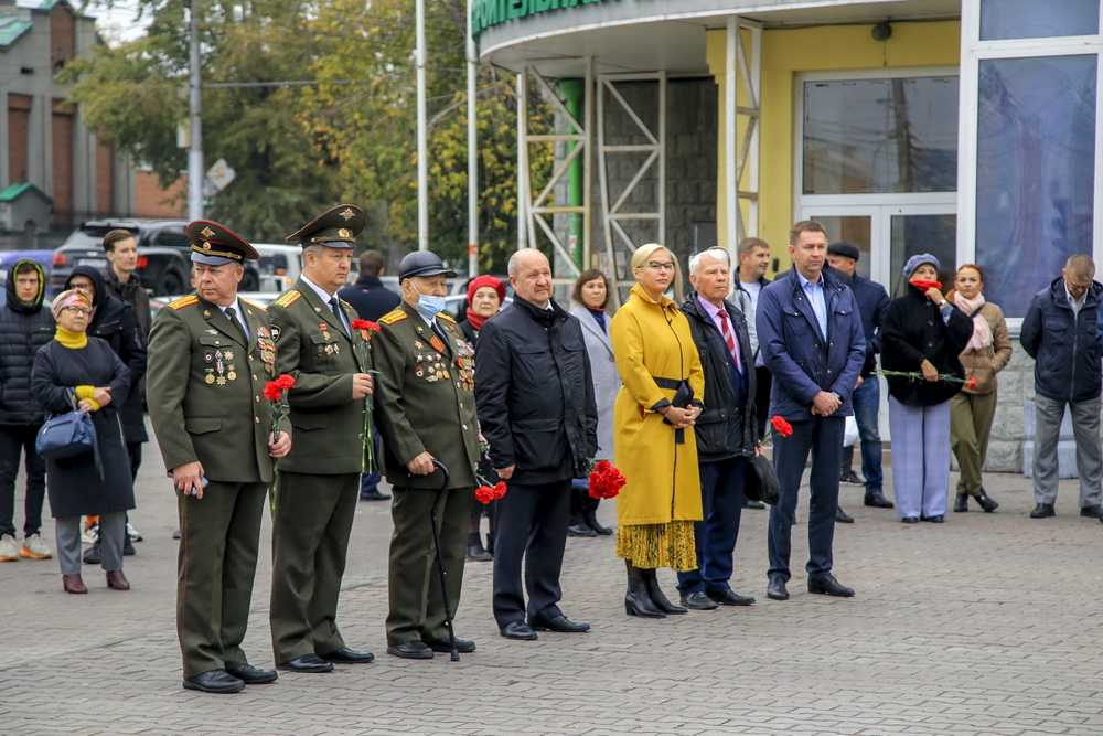 Обновлённый памятник Борису Богаткову открыли в Новосибирске на одноимённой улице (25.09.2020)