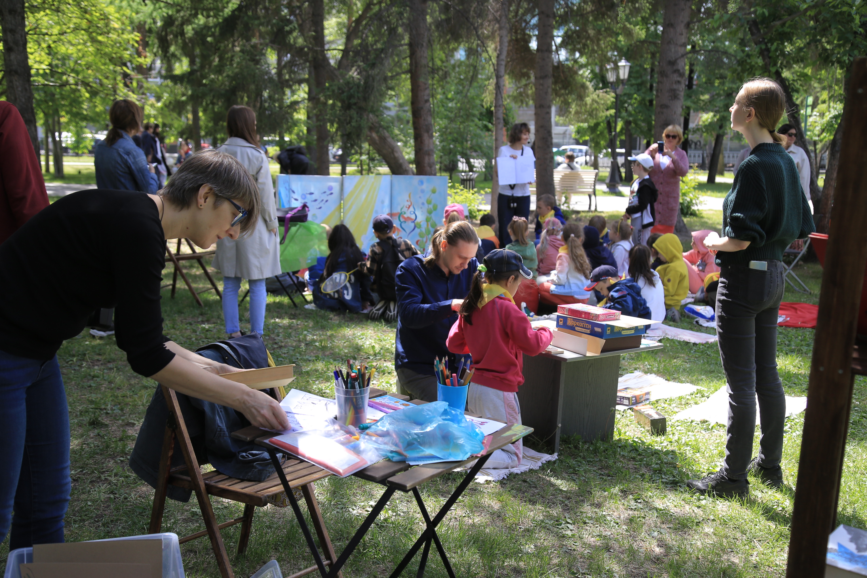 «Библиотека на траве». Первомайский сквер. Июнь 2022 года