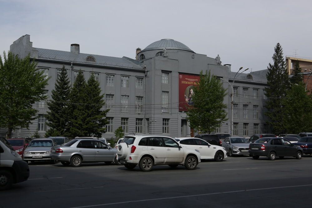 Здания Андрея Крячкова в центре Новосибирска
