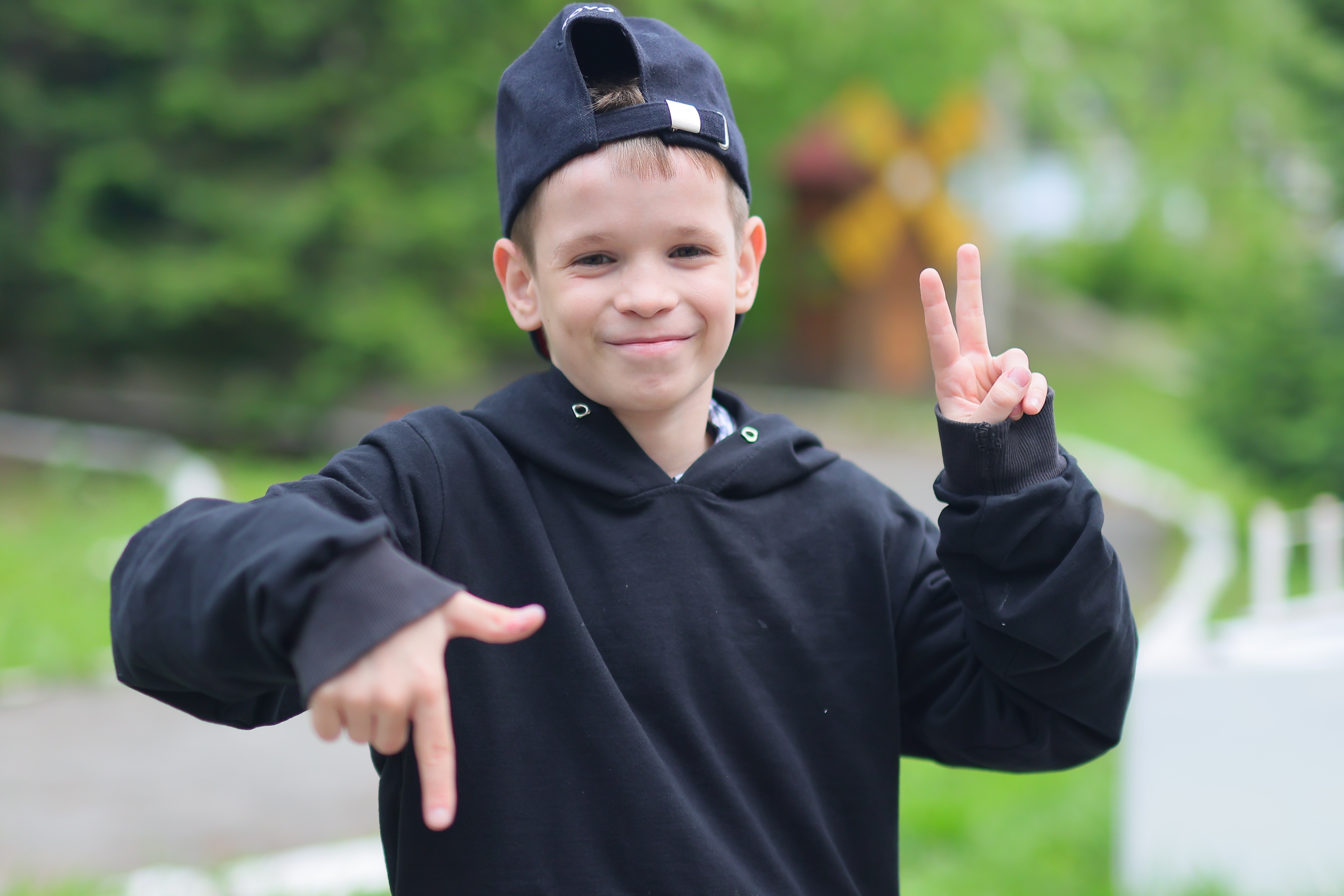 Дети — участники акции «Каникулы в семьях горожан» — из центра «Жемчужина