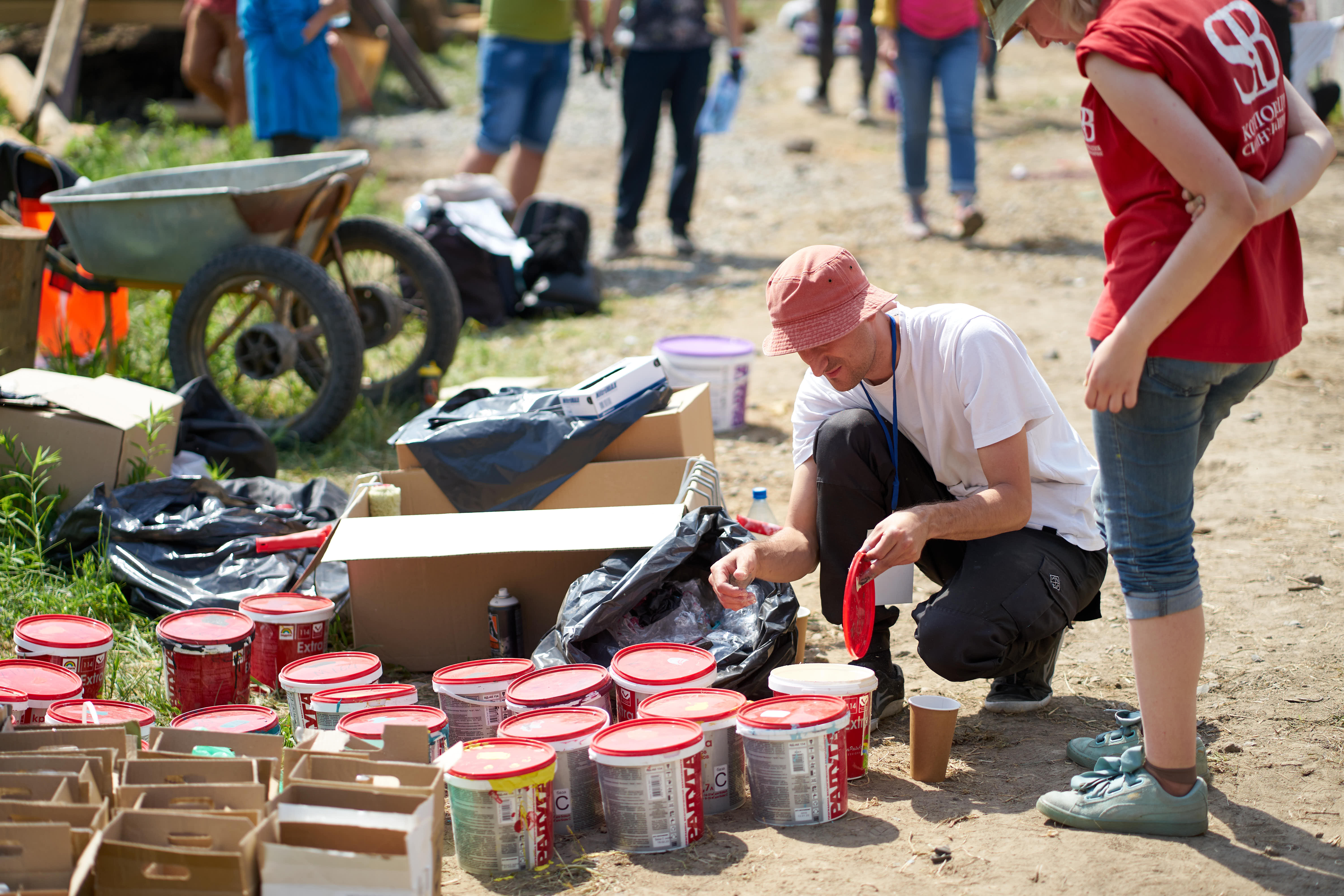 Забор ретромузея «Галерея времени» изрисовали граффити