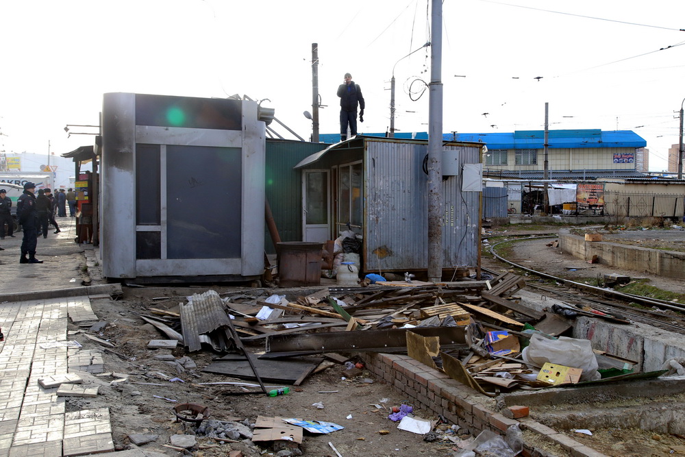 Снос киосков в районе бывшей барахолки (октябрь 2019 года)