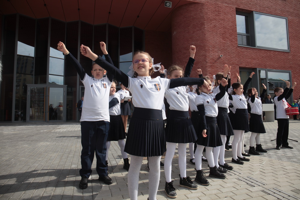 Открытие школы №220 на улице Владимира Заровного. Май 2023 года