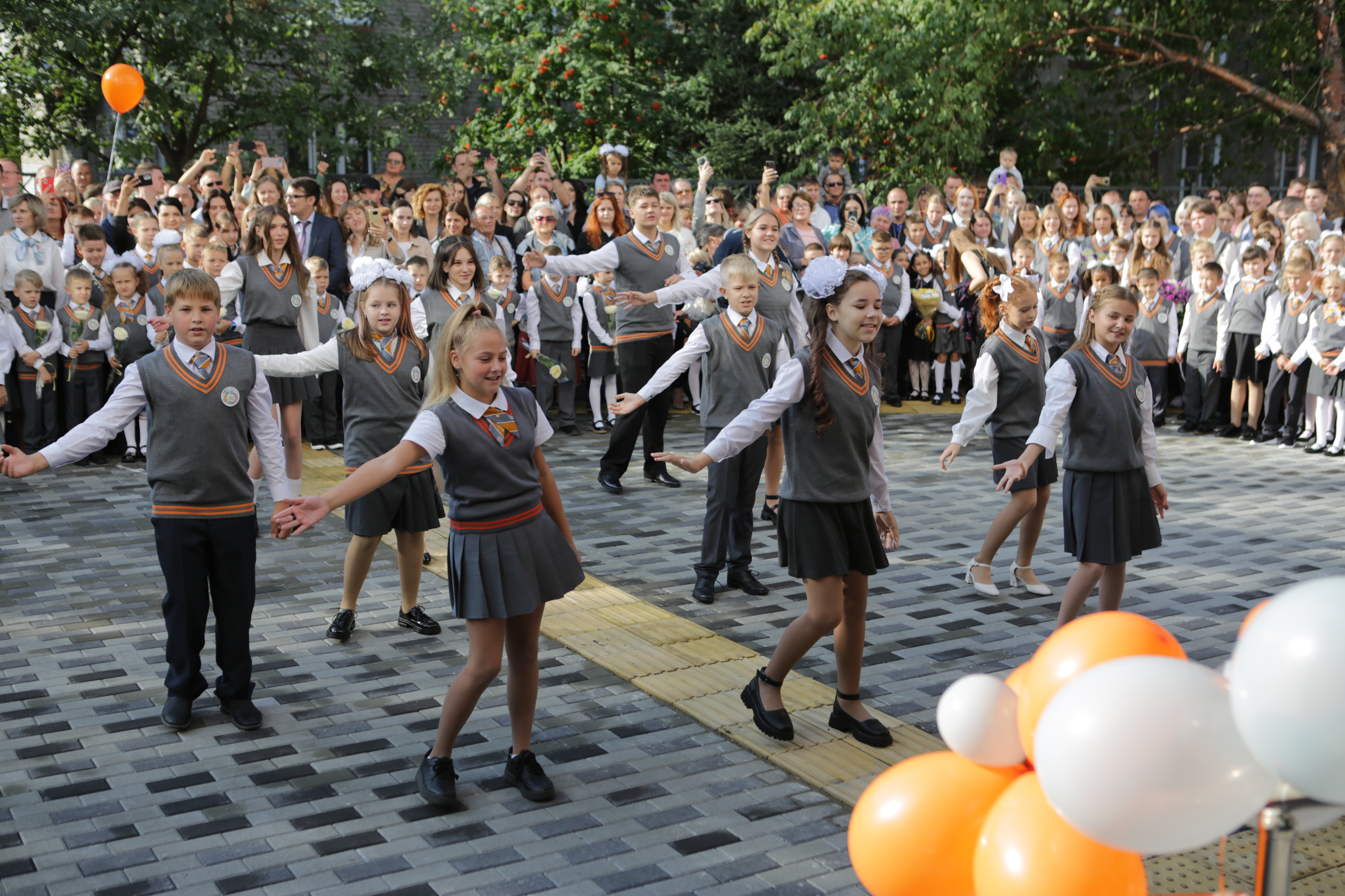 День знаний в новой школе №54