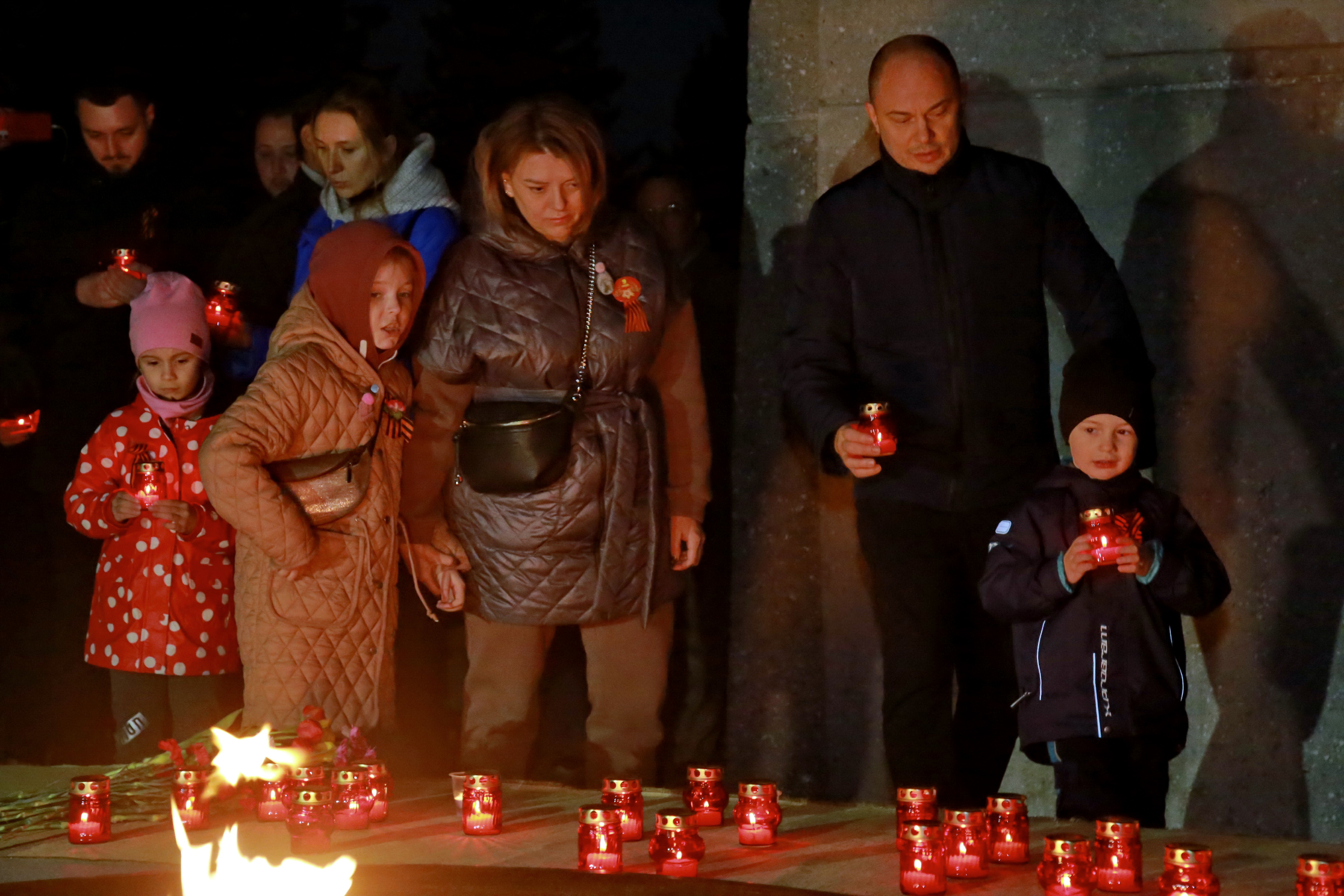 Акция «Свеча памяти» в сквере Славы. 8 мая 2022 года