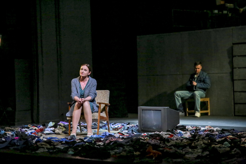 Спектакль «Время секонд хэнд» (Омский театр драмы)