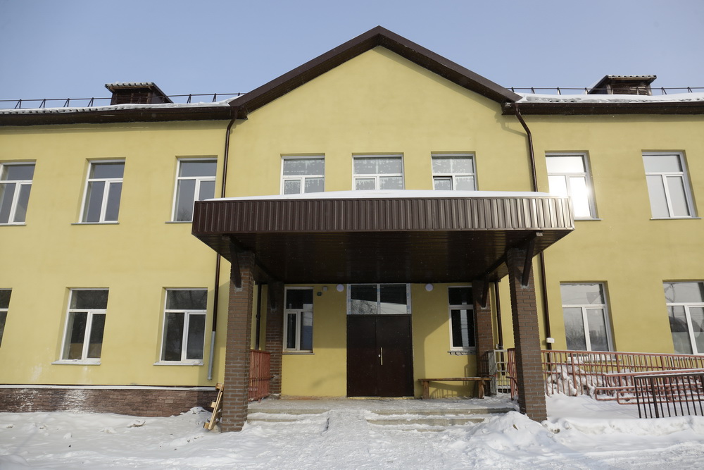 Старая школа на улице Панфиловцев в процессе капремонта (02.02.2022)