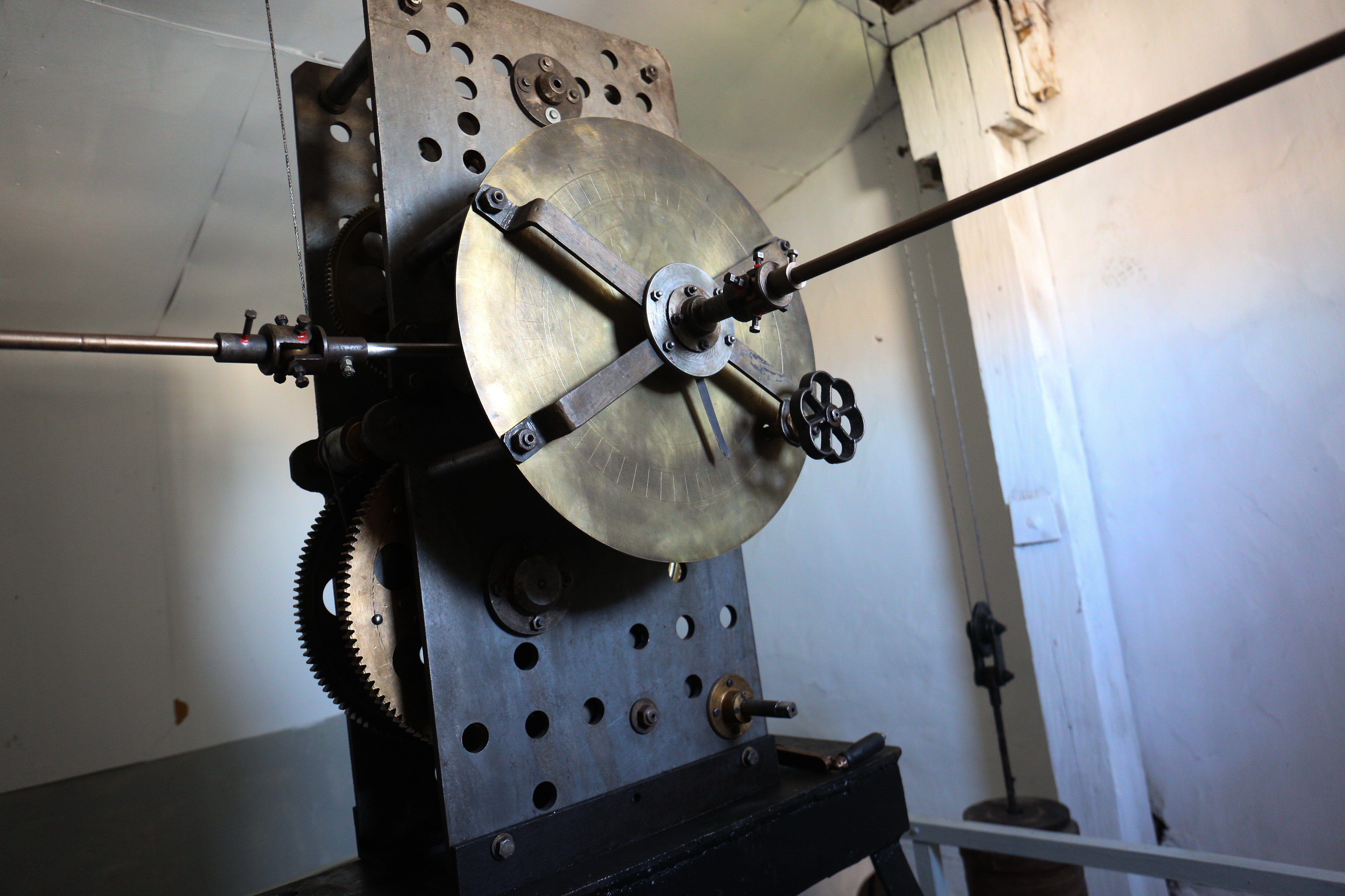 Дом с часами