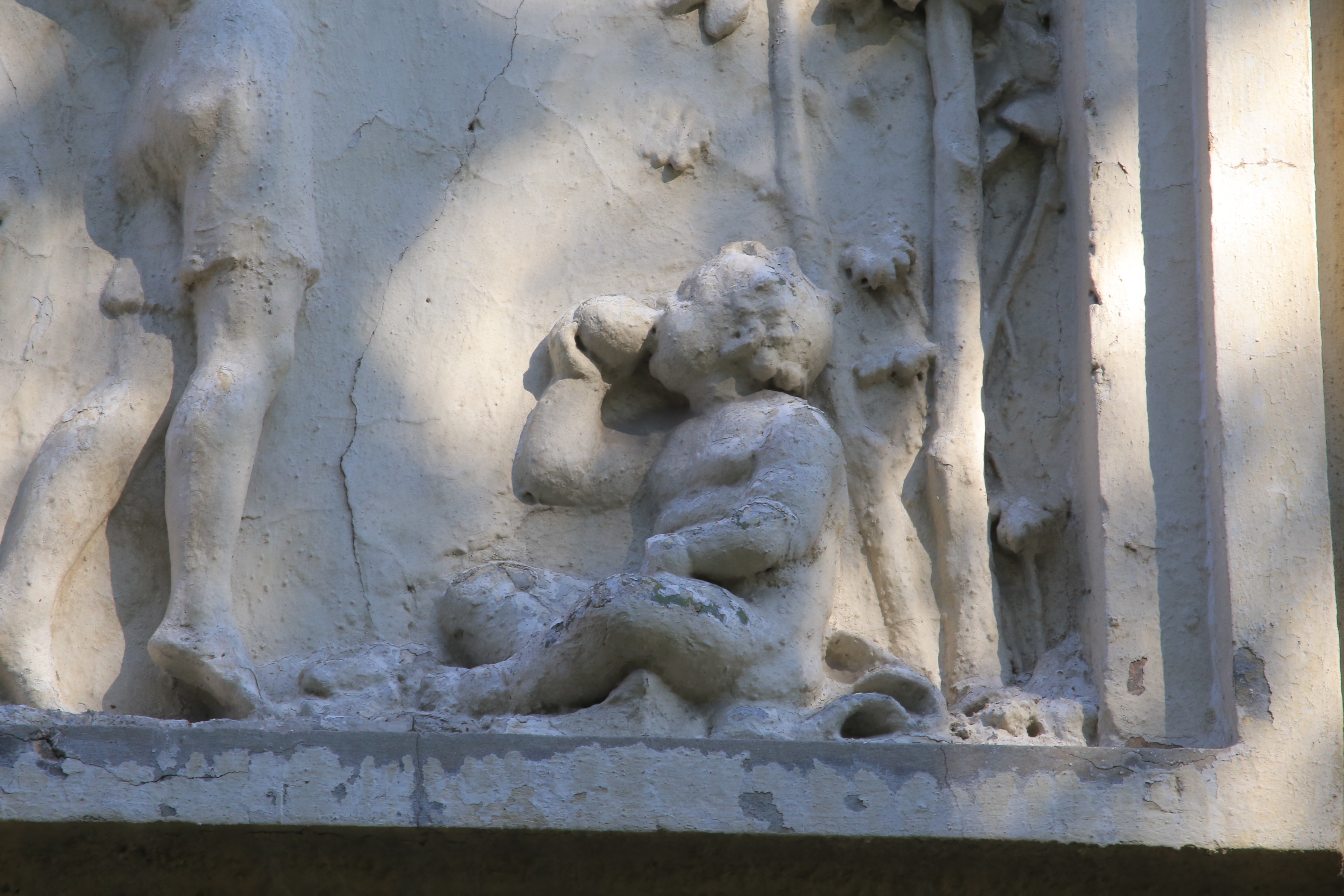 Барельефы на школе №54