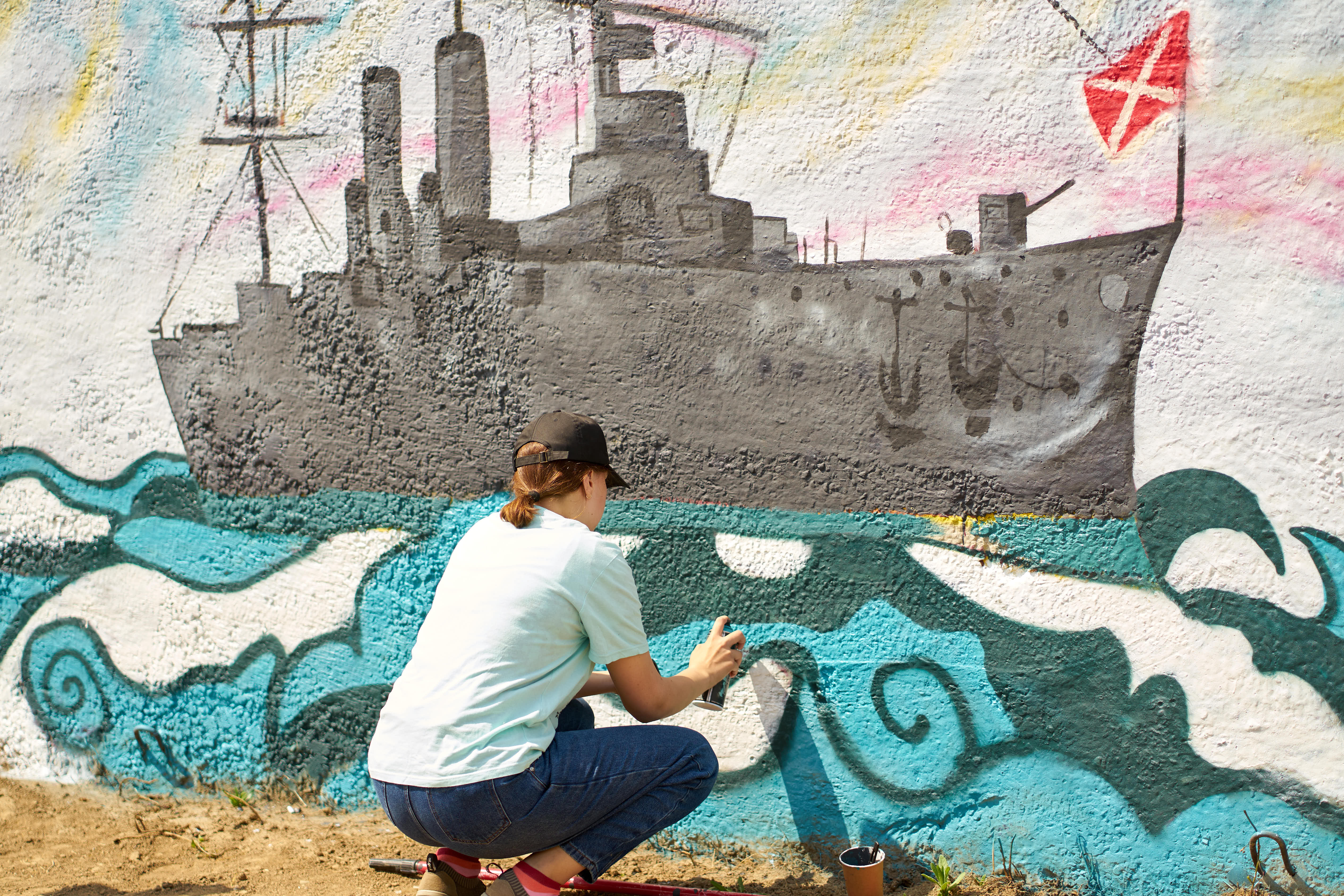 Забор ретромузея «Галерея времени» изрисовали граффити