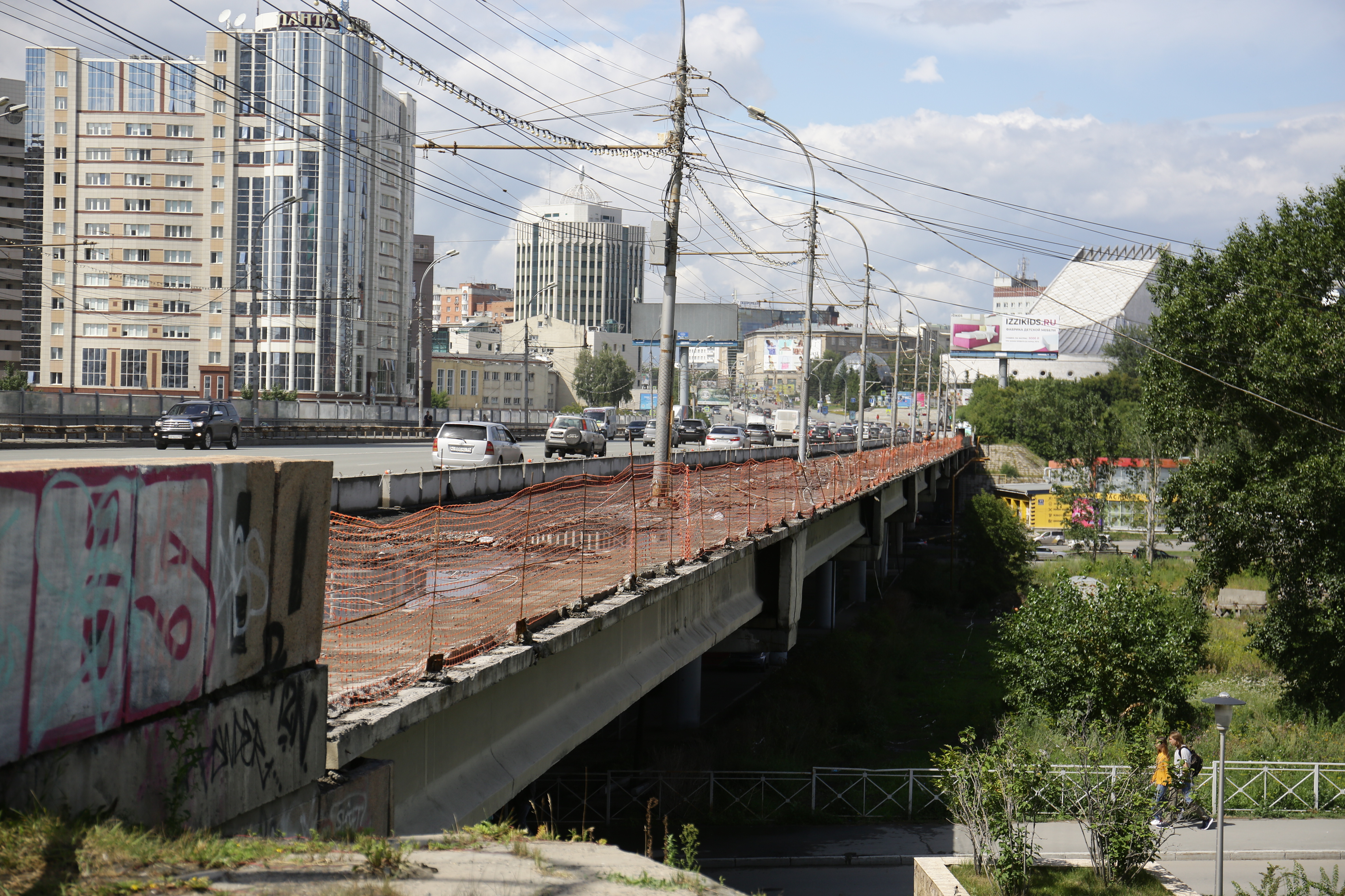 Ремонт путепровода на Октябрьской магистрали. Июль 2022 года
