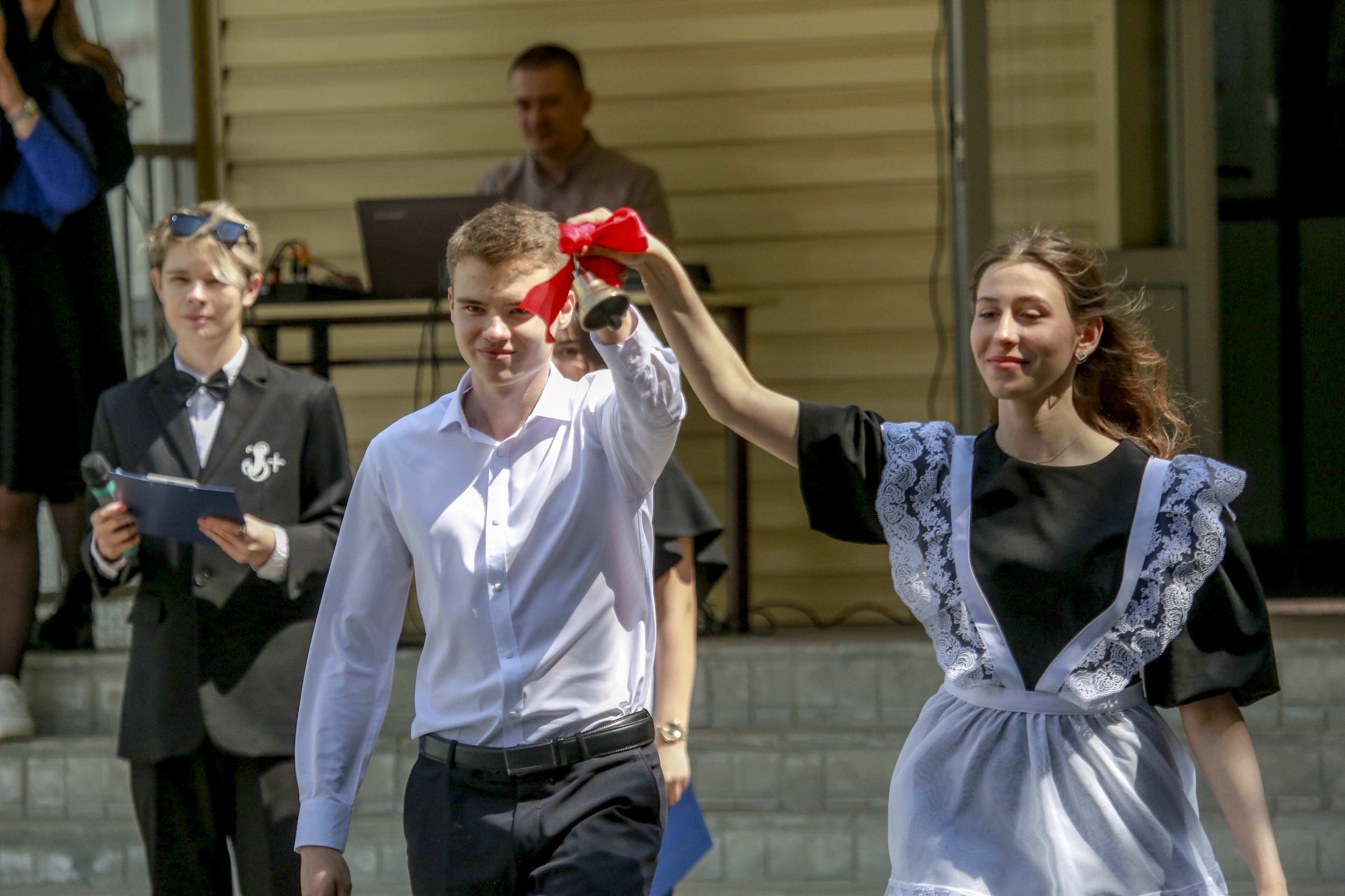 Последний звонок в экономическом лицее, май 2023