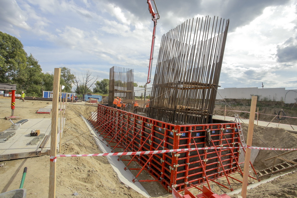 Первая опора четвёртого моста. Август 2020 года