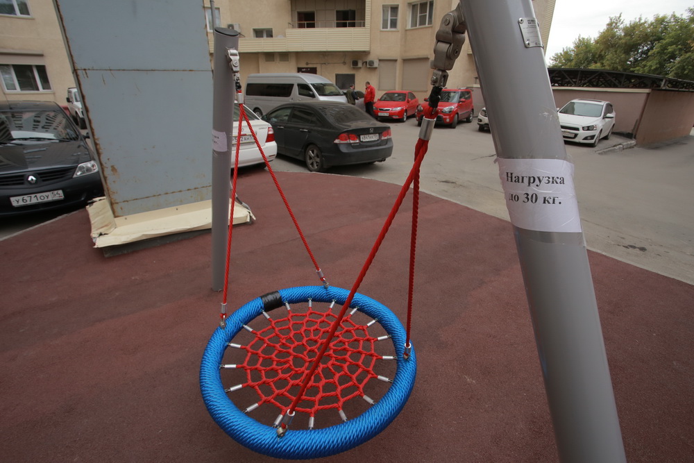 Улица Дмитрия Шамшурина, 1