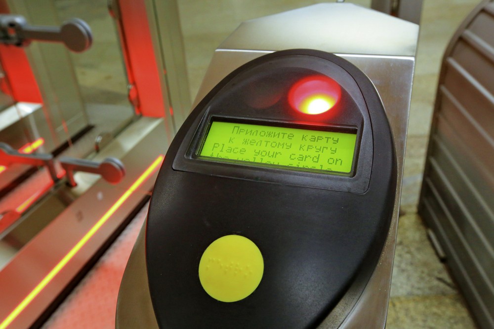 Новые турникеты на станции «Речной вокзал». Декабрь 2021 года