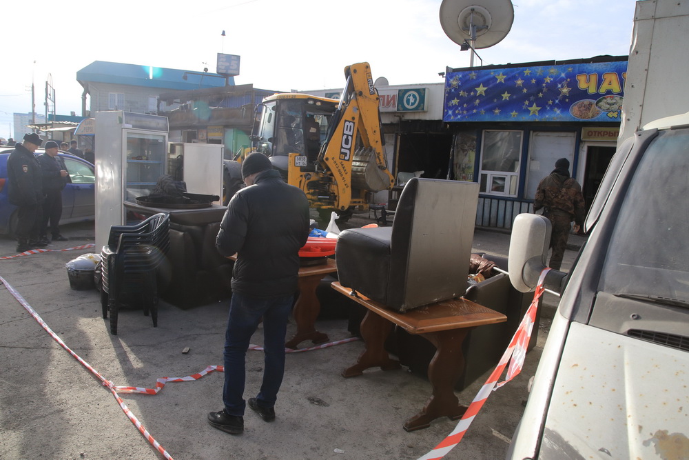 Снос киосков в районе бывшей барахолки (октябрь 2019 года)