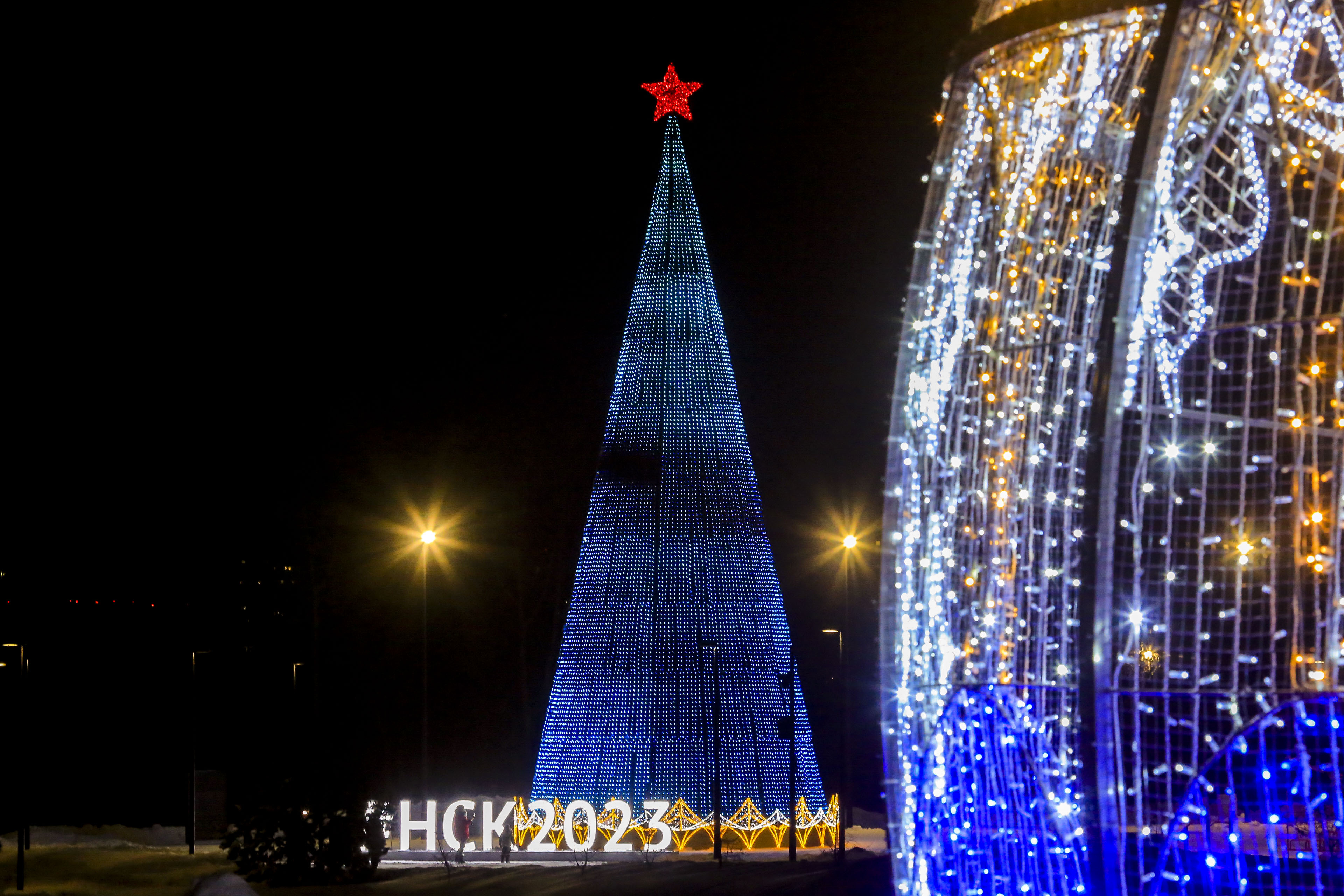 Новосибирск новогодний: парк «Арена»