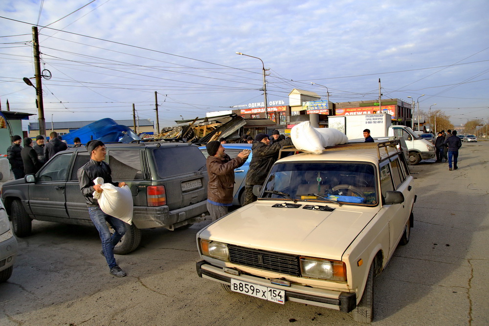 Снос киосков в районе бывшей барахолки (октябрь 2019 года)