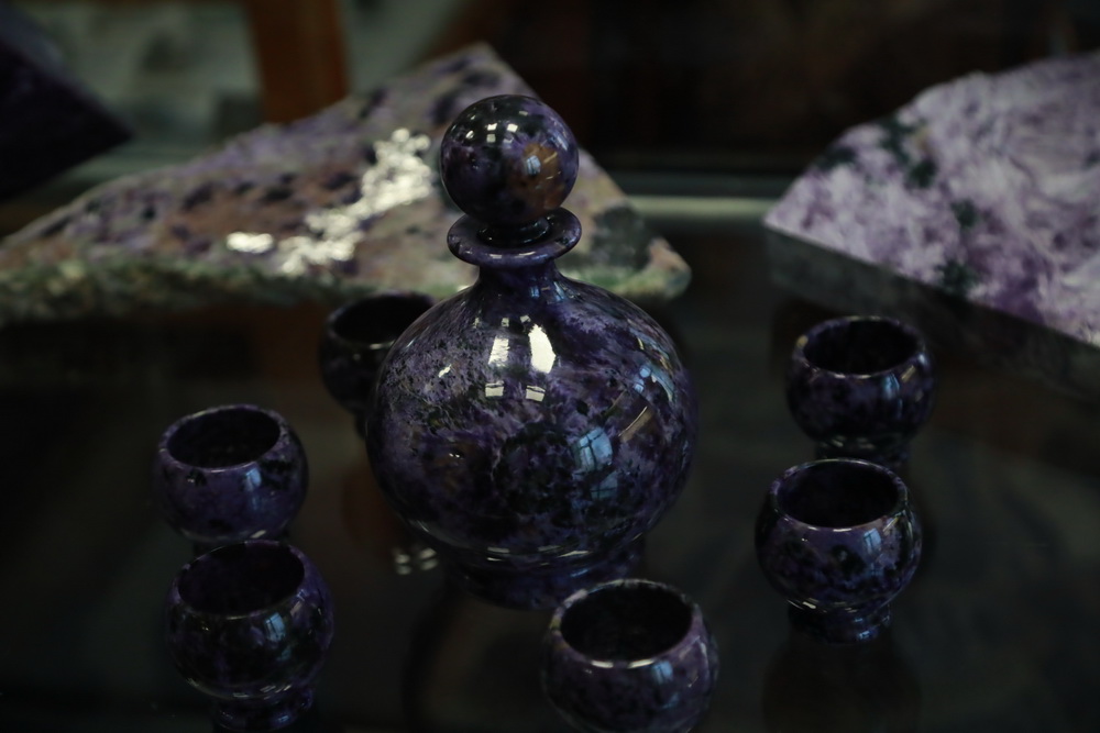 Изделия из чароита