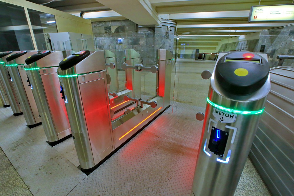 Новые турникеты на станции «Речной вокзал». Декабрь 2021 года