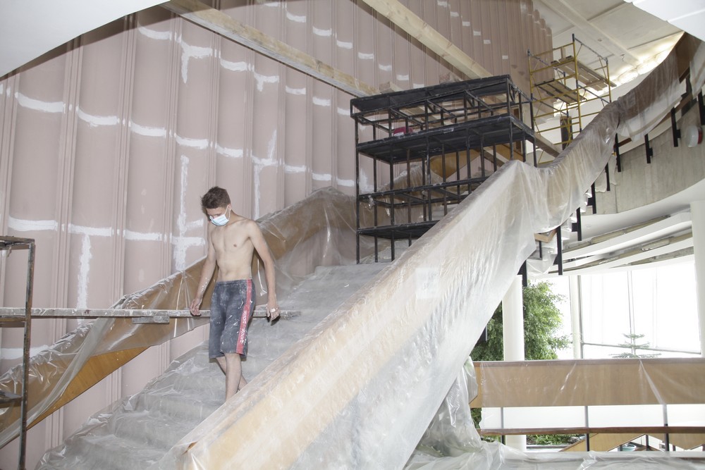 Ремонт в театре «Глобус»