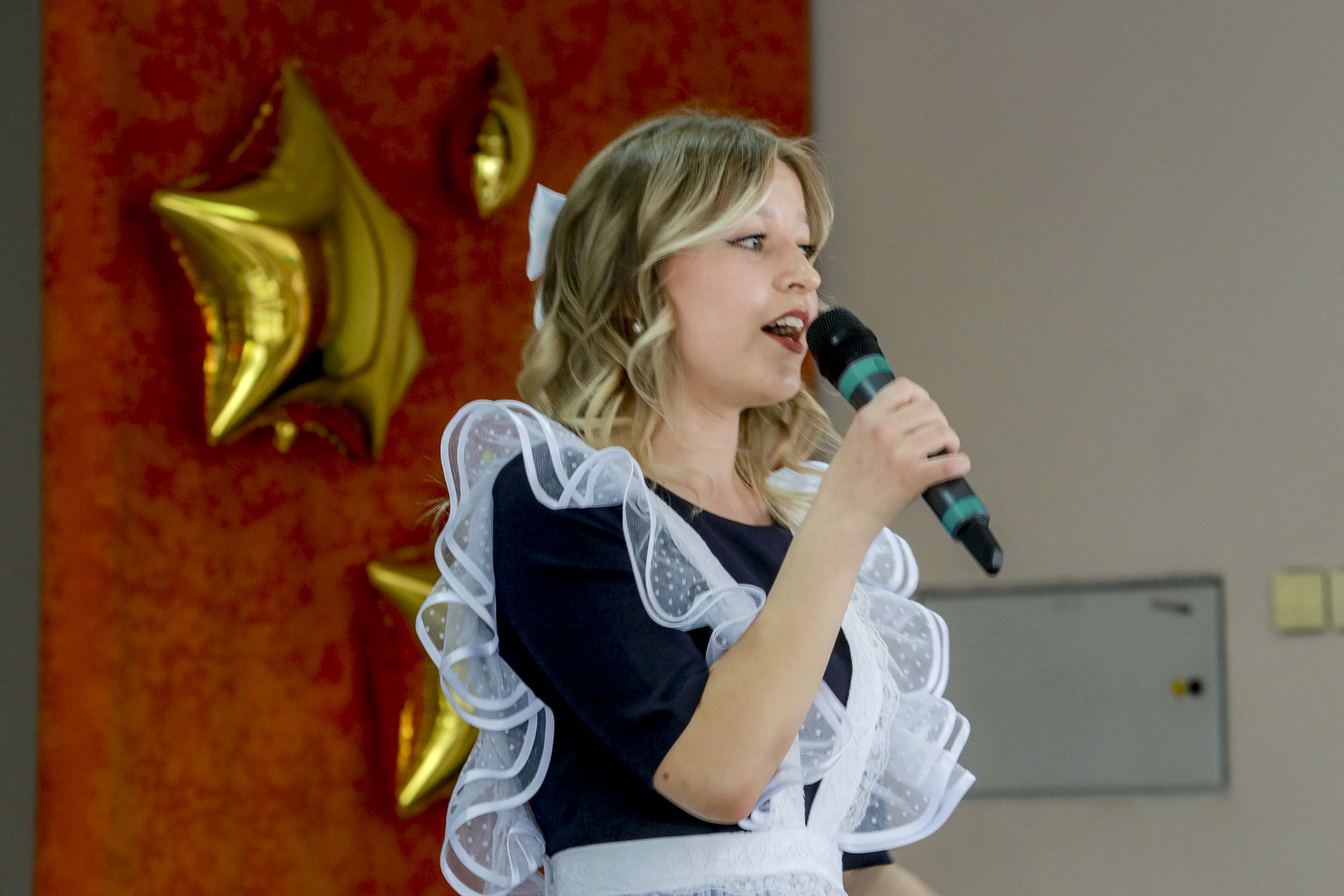 Последний звонок в экономическом лицее, май 2023