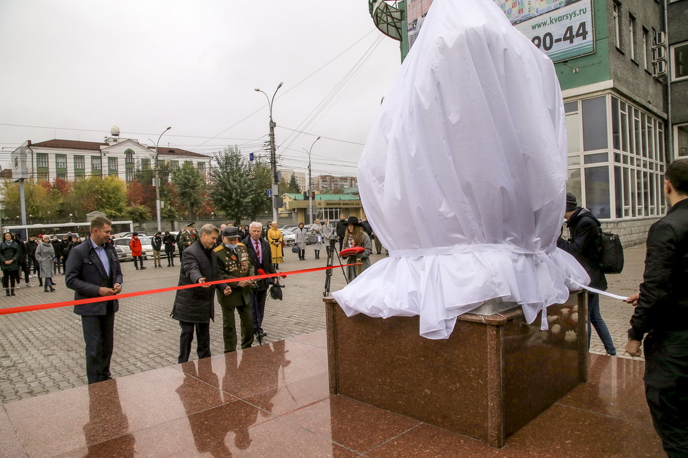 Обновлённый памятник Борису Богаткову открыли в Новосибирске на одноимённой улице (25.09.2020)