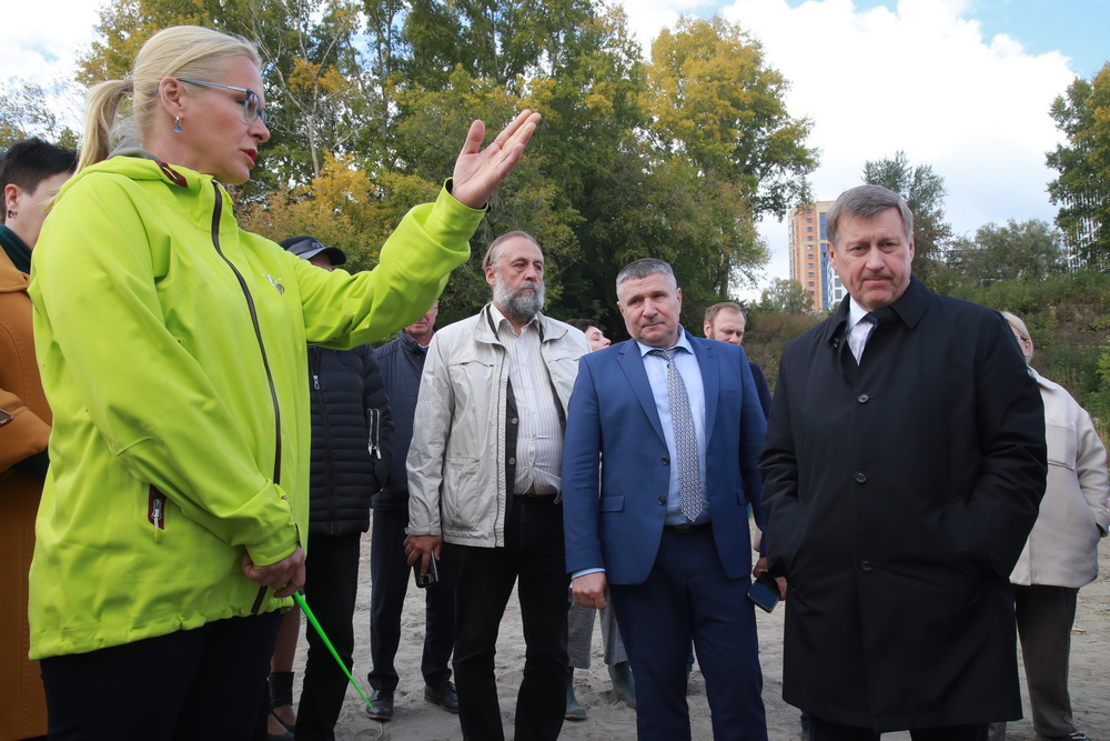 Работы по созданию парка в пойме Каменки. Сентябрь 2022 года