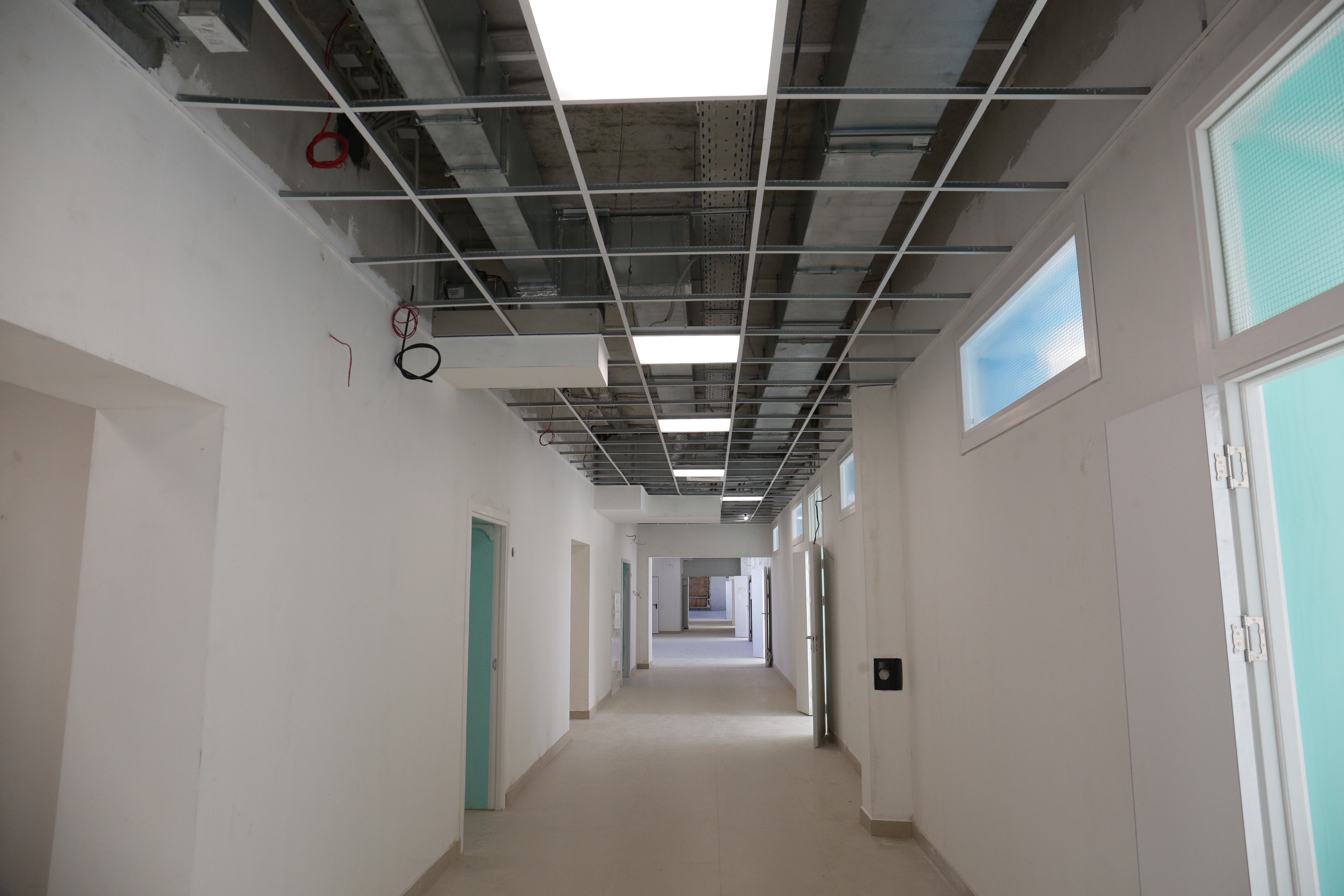 Школа на улице Михаила Немыткина. Март 2021 года