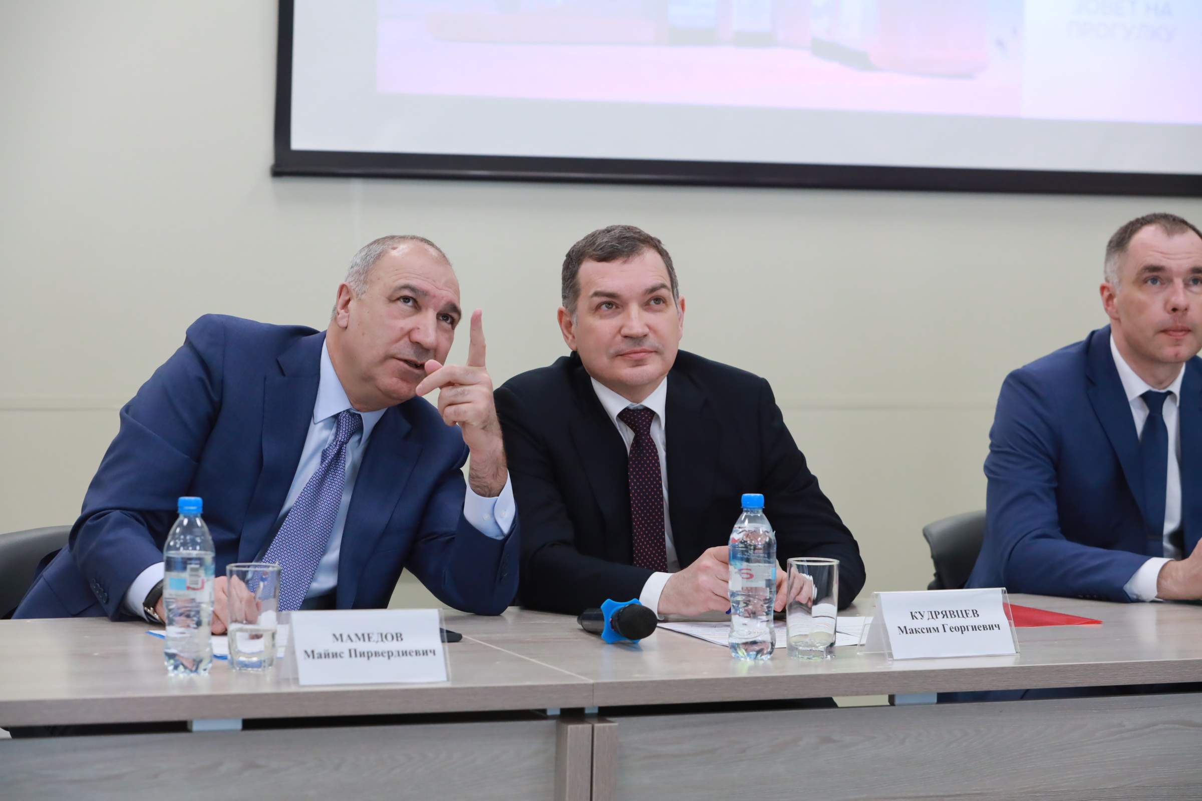 На совещании по благоустройству сквера имени Бугакова