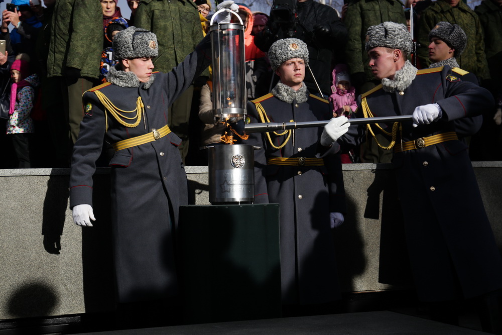 Церемония зажжения Вечного огня на Монументе Славы 7 ноября 2019 года