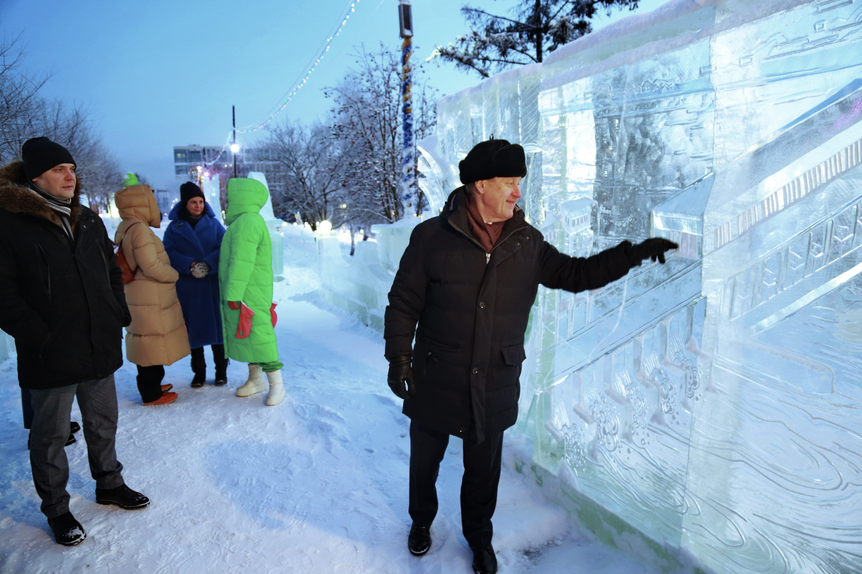 Ледовый городок на Михайловской набережной. Декабрь 2022 года