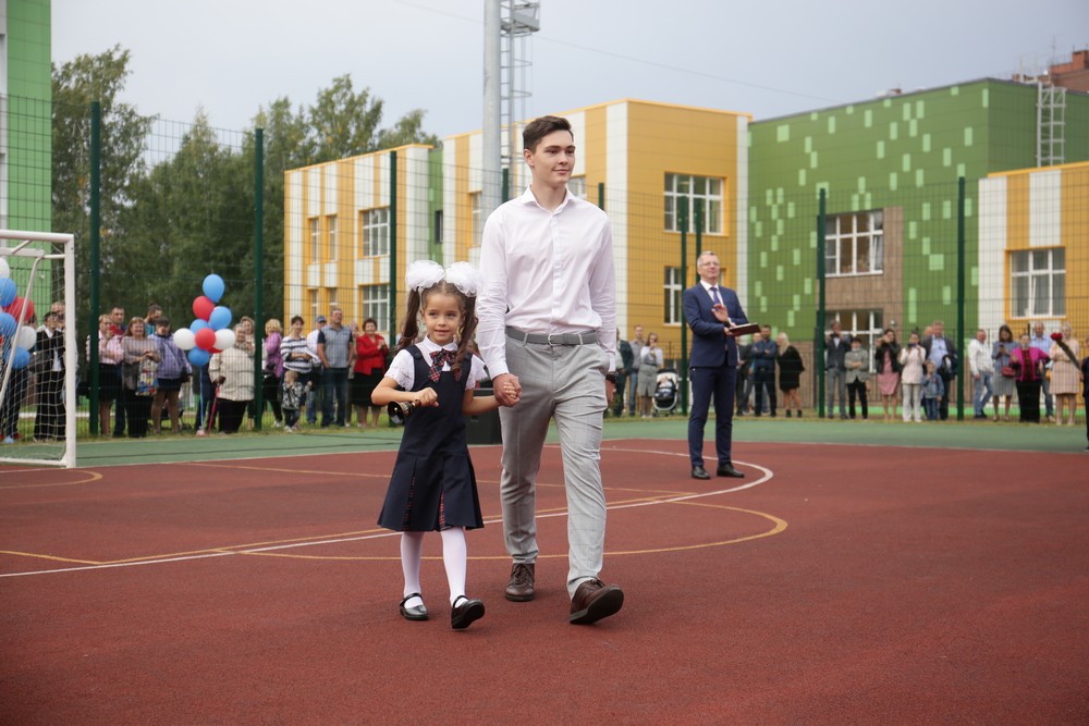 На торжественной линейке в школе №51