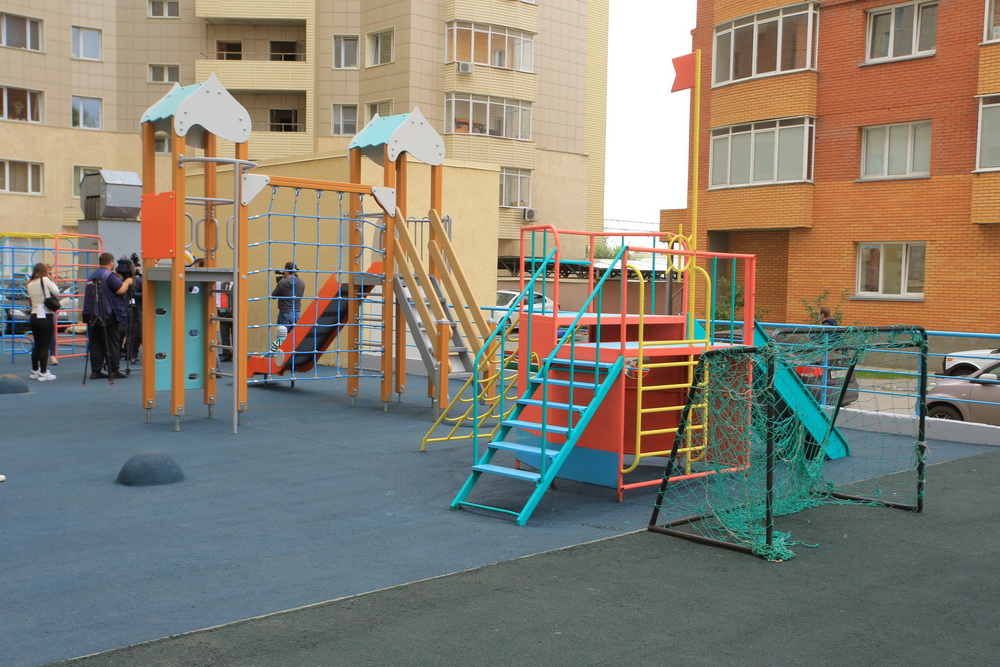 Улица Дмитрия Шамшурина, 1