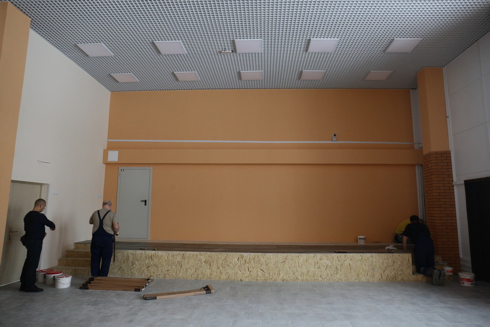 Старая школа на улице Панфиловцев в процессе капремонта (02.02.2022)