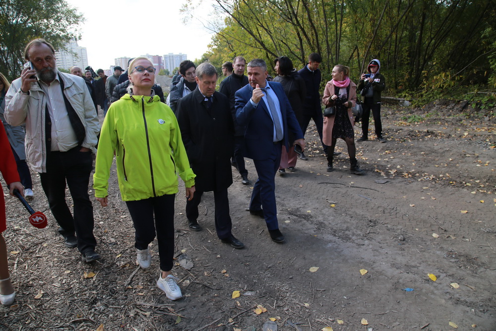 Работы по созданию парка в пойме Каменки. Сентябрь 2022 года