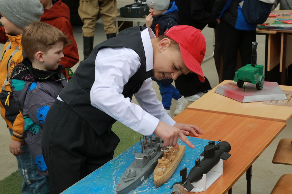 Праздник возле школы №32 организовали активисты ТОС «Добролюбовский»