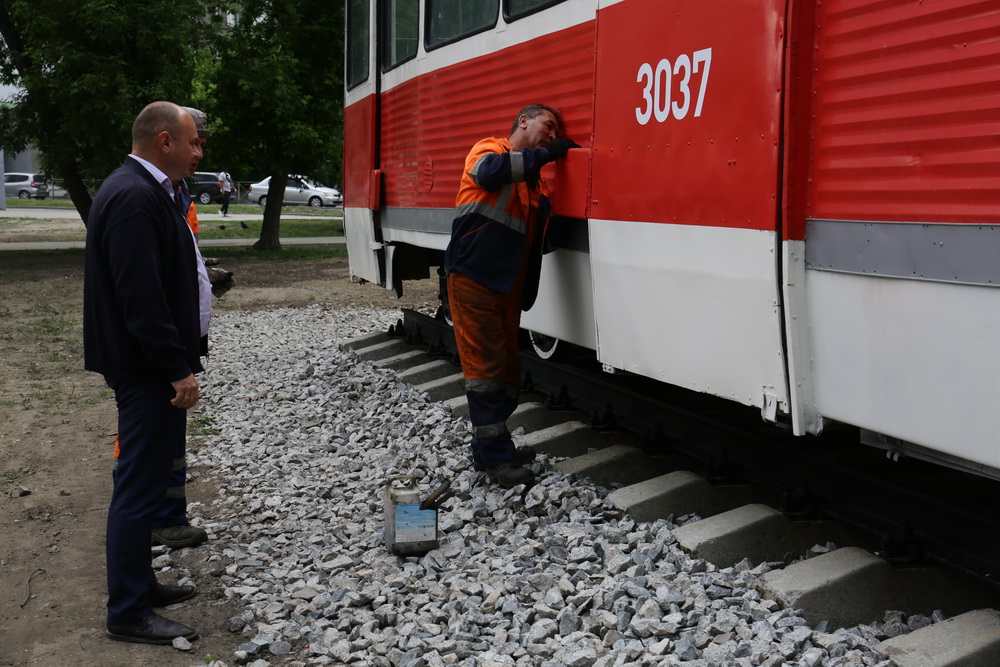 Трамвай №13 установили в сквере за оперным театром