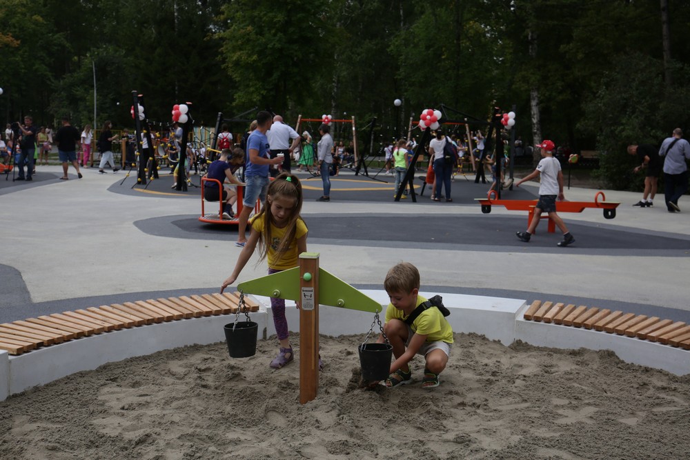 Открытие детской площадки в Центральном парке