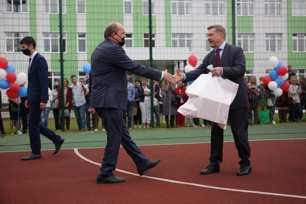 На торжественной линейке в школе №51