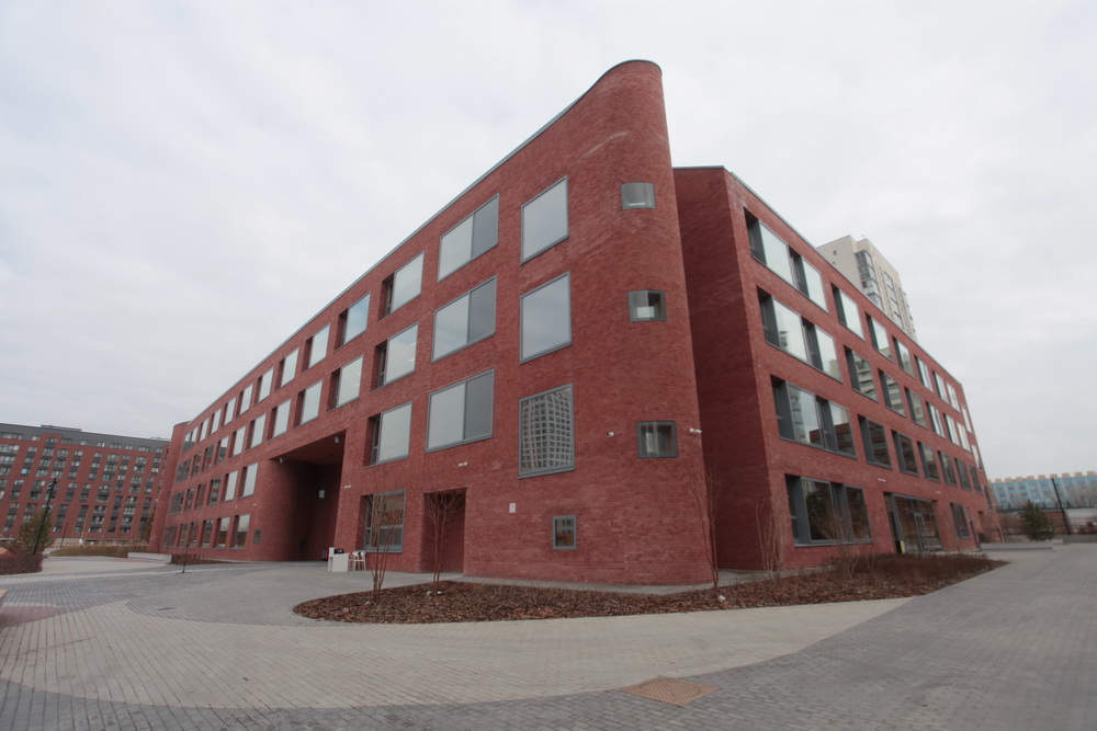 Открытие школы №220 на улице Владимира Заровного. Май 2023 года