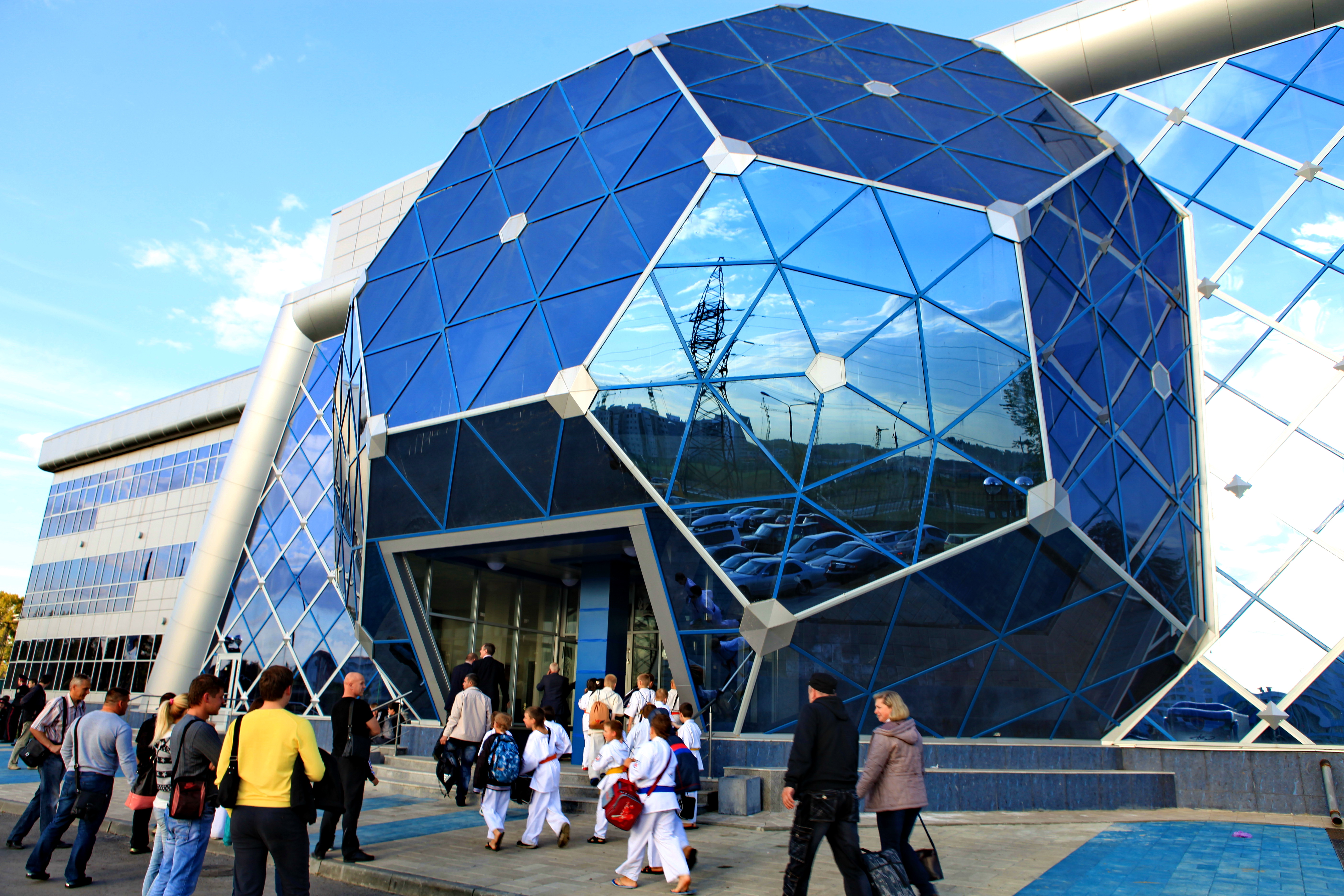 Спорткомплекс «Заря» на Западном жилмассиве (ул. Спортивная, 2)