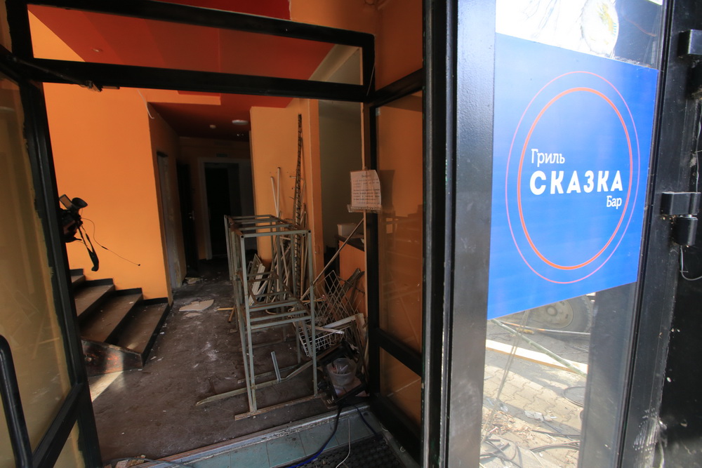 Снос кафе «Сказка». Апрель 2020 года