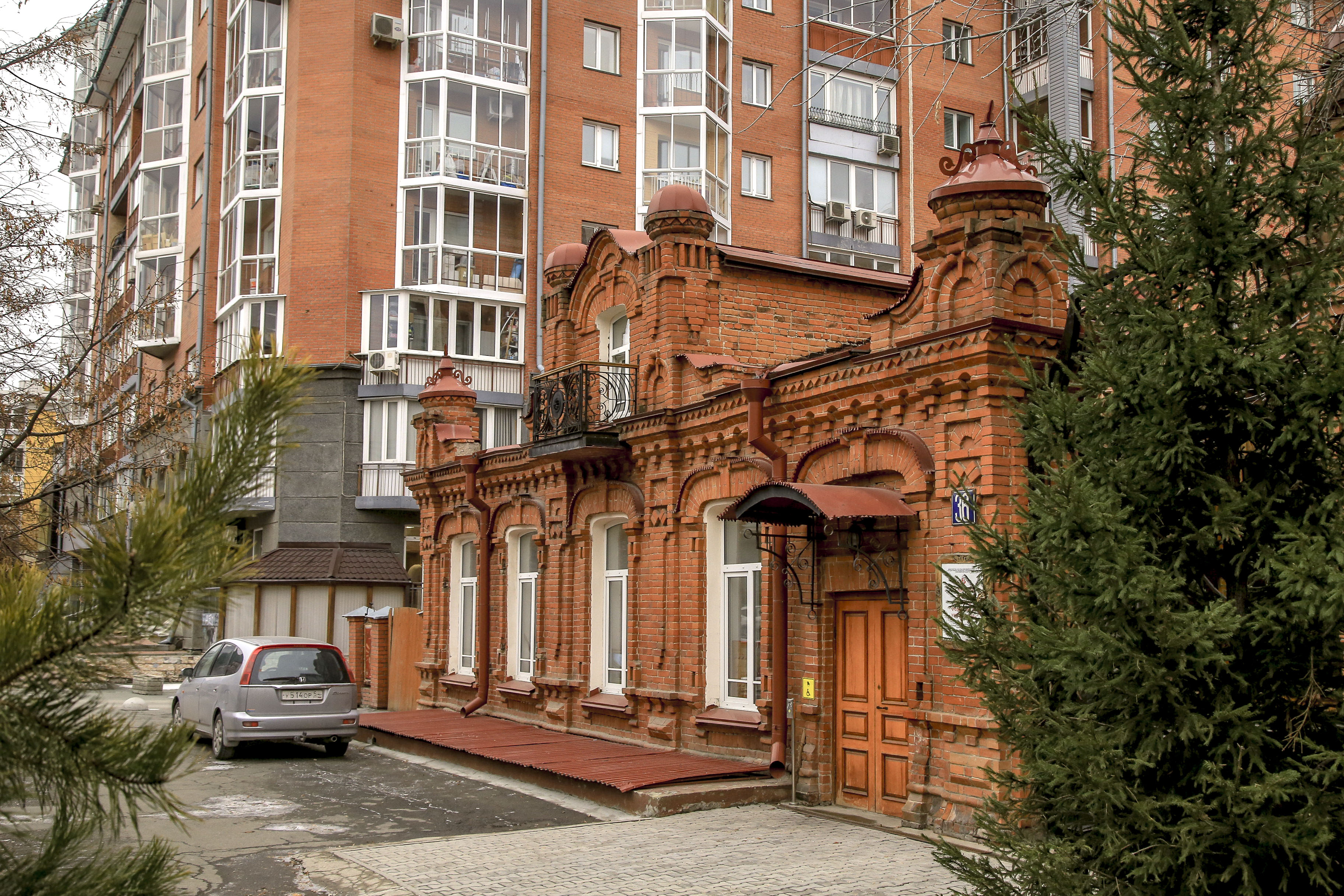 Дом с мезонином, Чаплыгина, 36 ​(областной центр русского фольклора и этнографии)​