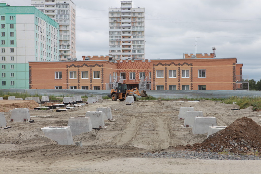 Школа на улице Татьяны Снежиной