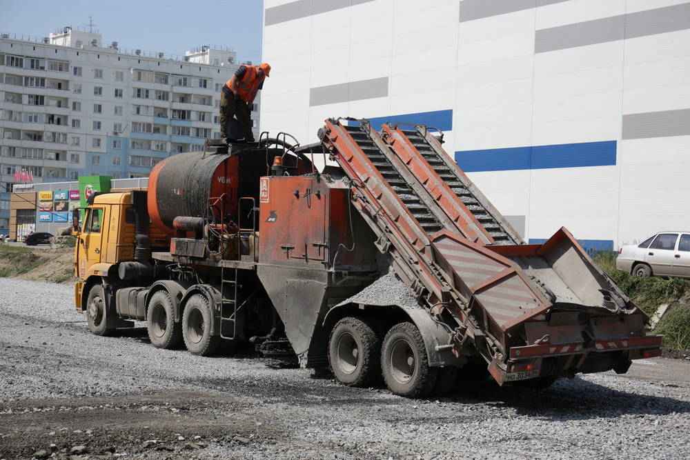 Второй этап строительства дороги на улице Титова. Июль 2020 года