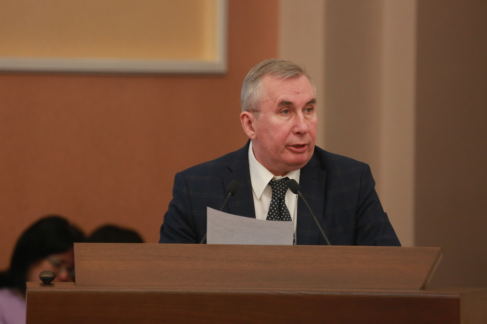 На подведении годовых итогов департамента финансов и налоговой политики