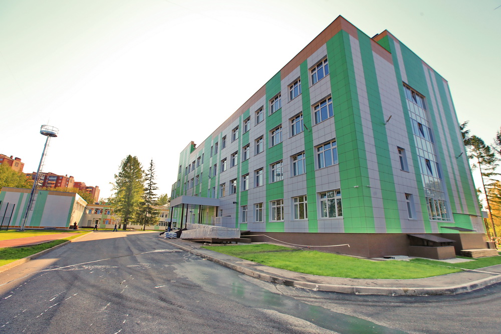 Школа №51 на ул. Охотской, 84